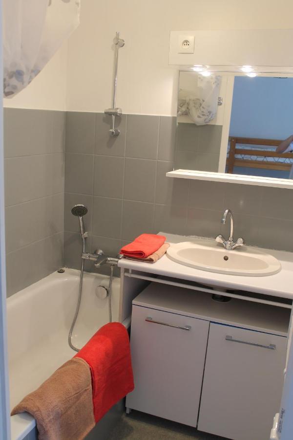 Studio Avec Parking Proche Plage Et Centre Apartman Royan Kültér fotó